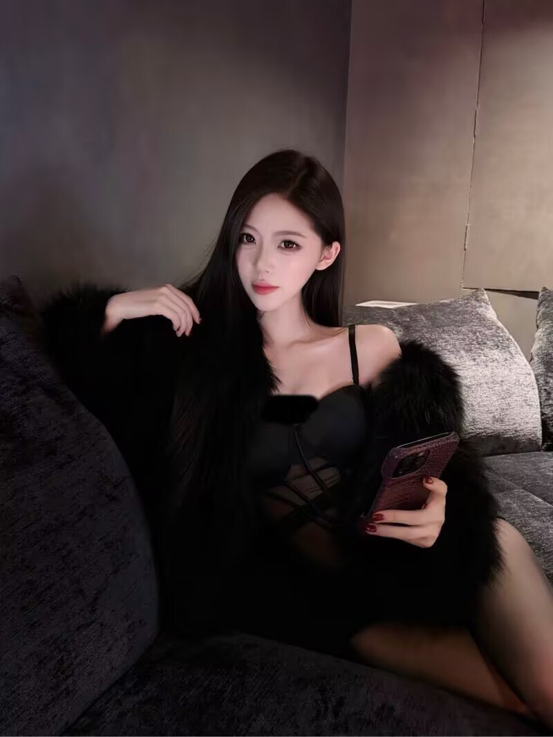 南宁外围纯欲 167/85 天然C 筷子腿 制服 精致相关配图