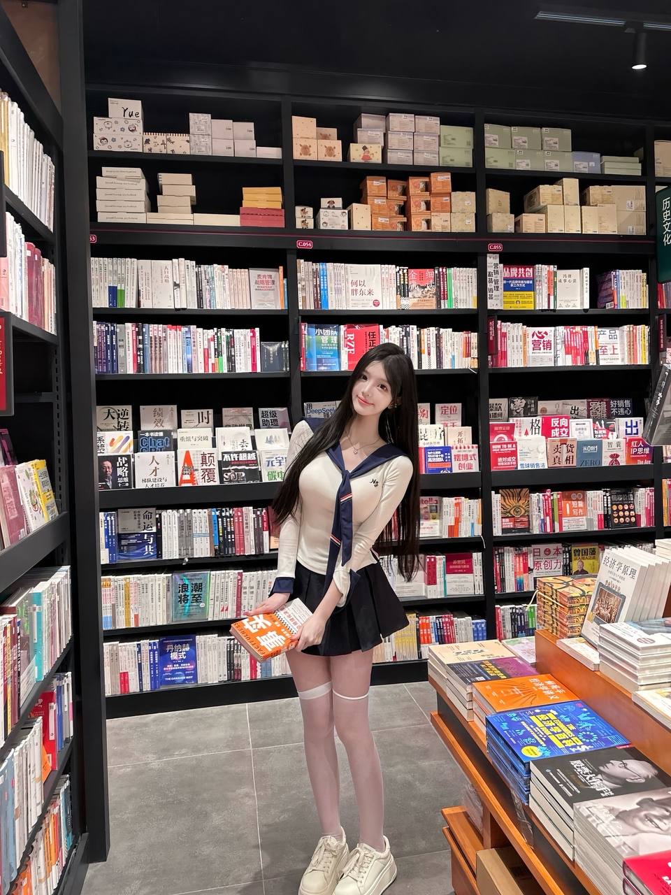 广州外围05年高级感 170 天然D 听话 童颜 粘人相关配图
