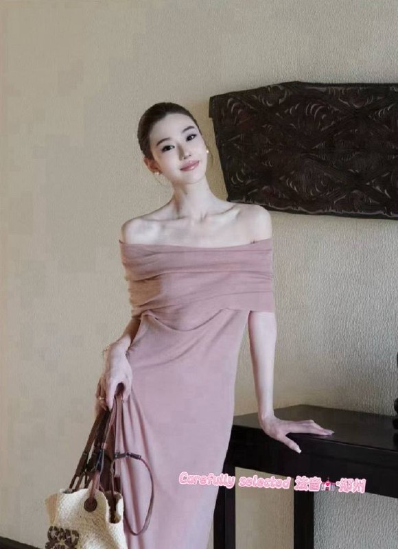 郑州外围模特 180/105 天然C 御姐 制服 天菜相关配图